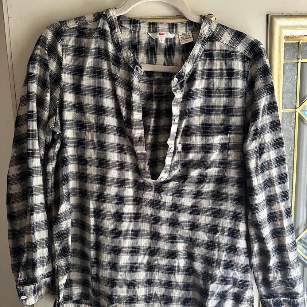 Levi's Black and White Casual Quarter  Button Down Shirt